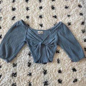 Urban Outfitters Twist Front Baby Blue Knit Puff Sleeve Crop Top, size small